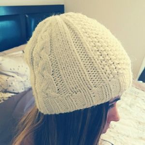 H&M Wool Blend Beanie 🌹