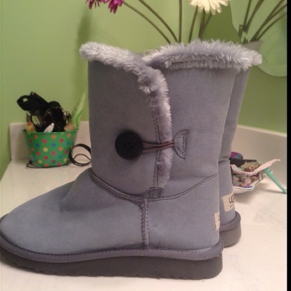 blue/ grey uggs