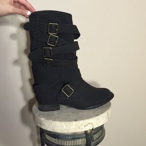 FINAL MARKDOWN Adorable black buckled boots.