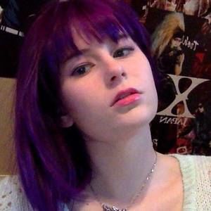 Meet your Posher, Caitlin