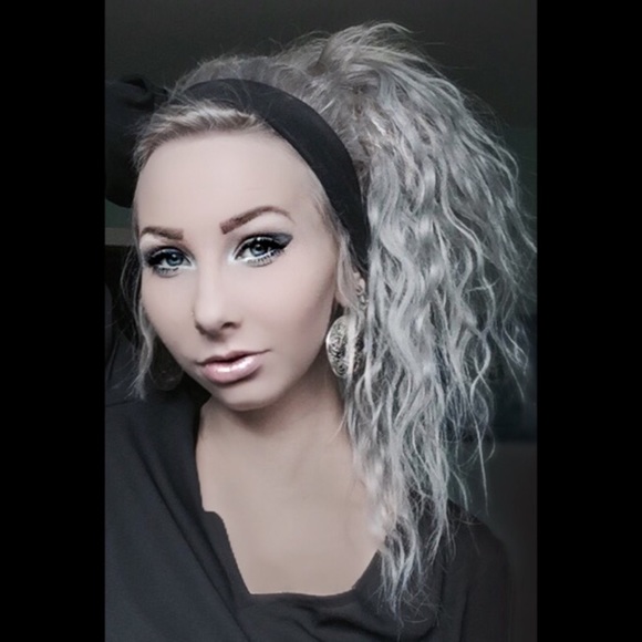 Meet your Posher, Natalie - Picture 2 of 2