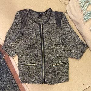 ❗️SOLD❗️Zip-up sweater faux-leather accents