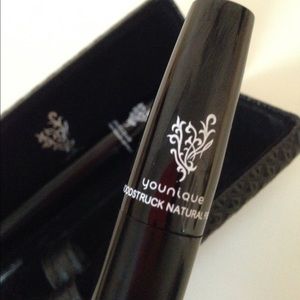 Younique 3D fiber lashes mascara