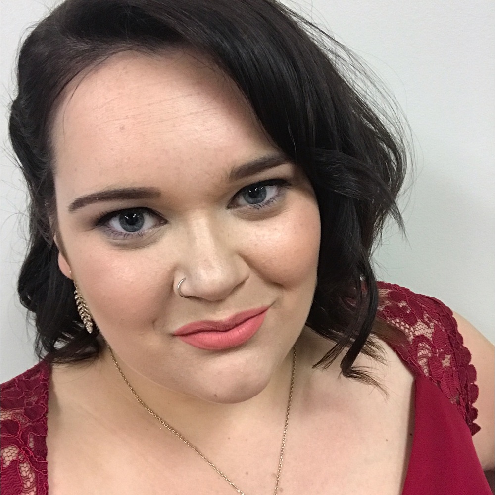 Meet your Posher, Nicole