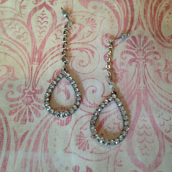 🎉❤️HP❤️🎉 Modcloth A Drop of Dazzle earrings NWOT - Picture 4 of 4