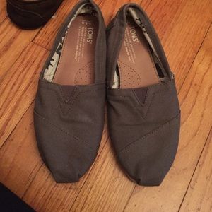 Toms! Great condition