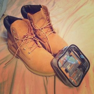 Timberlands with cleaning kit