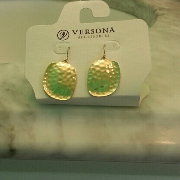 Gold earings