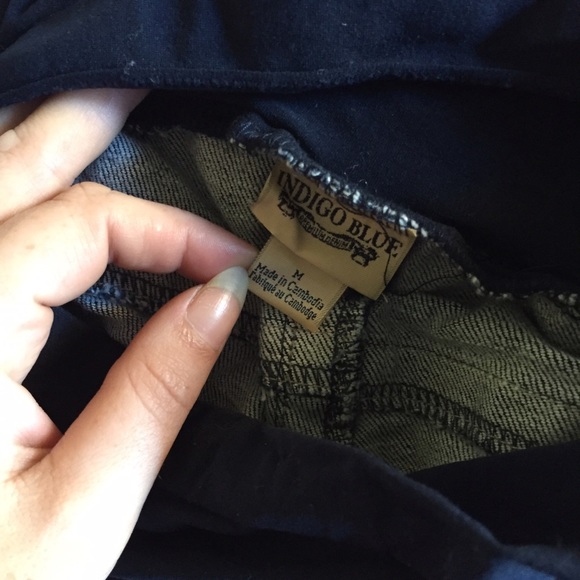 Bundle two maternity shorts with belly band - Picture 2 of 4