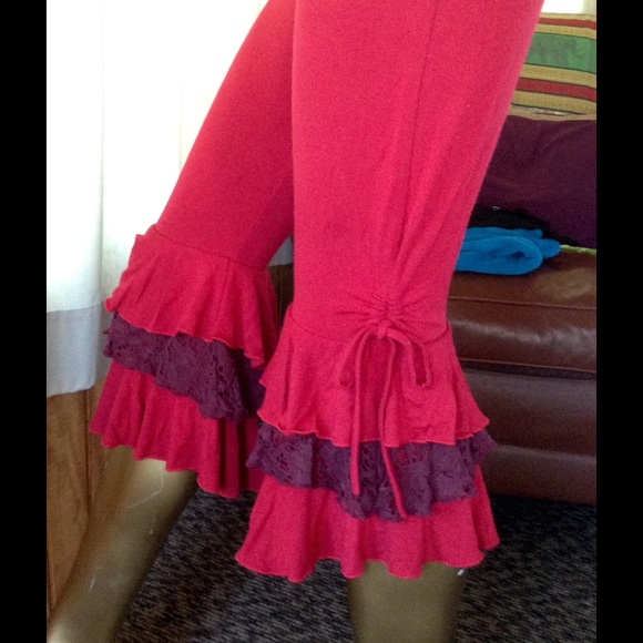 ⚡️SALE⚡Steampunk Ruffled capri 3x layers & laced