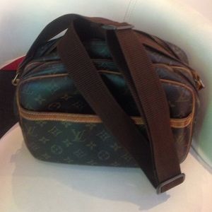Louis vuittons crossbody