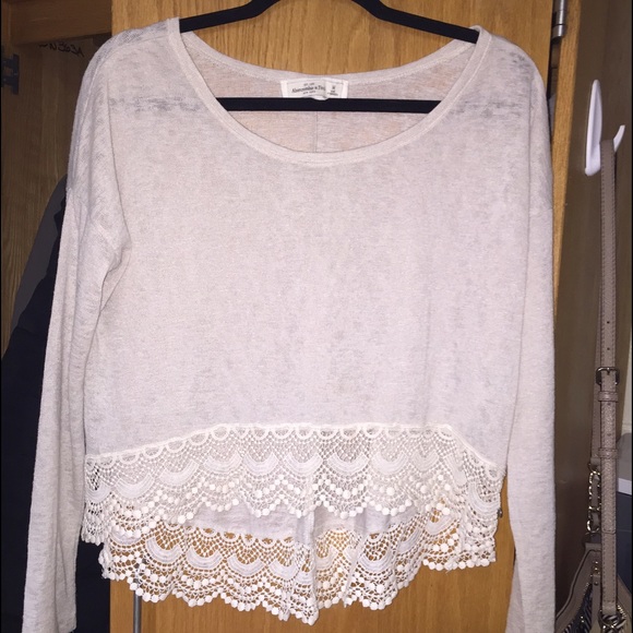BUNDLE 2 Abercromie & Fitch cropped sweaters sz M