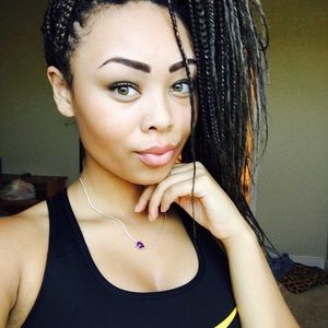 Meet your Posher, Acacia