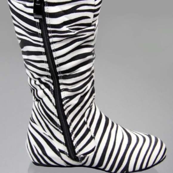 Toddler classic girls slouch suede flat boots - Picture 3 of 4