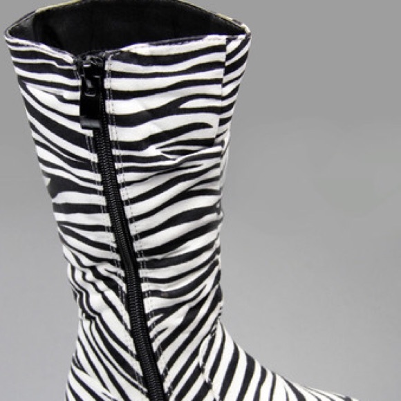 Toddler classic slouch suede zebra flat boots - Picture 3 of 4