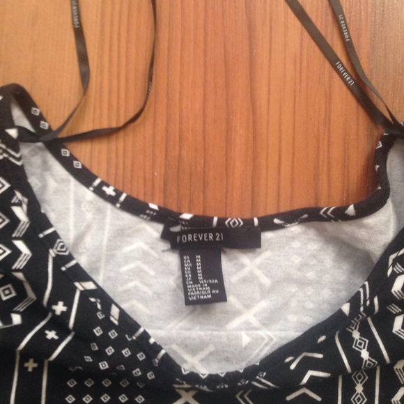Forever 21 long sleeve crop top - Picture 2 of 3