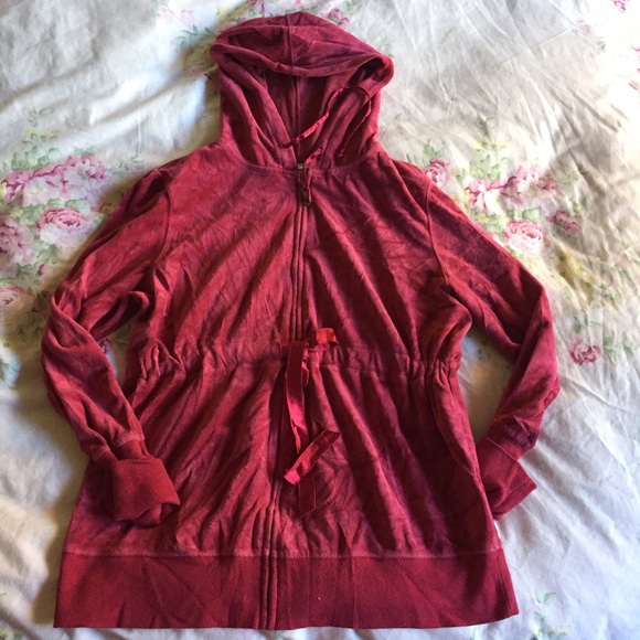 Raspberry velour maternity hoodie with belly bow