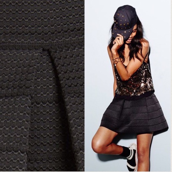 New Devlin skirt - Picture 2 of 2