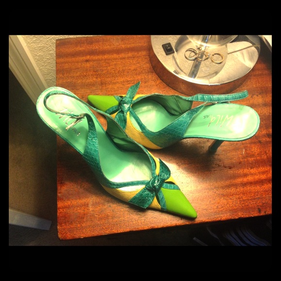 Green, mustard blue