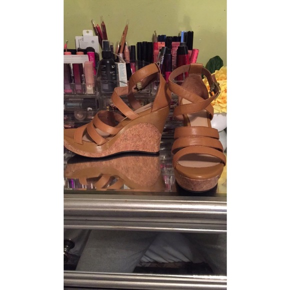 👡Brand-new UGG wedges👡 - Picture 2 of 2