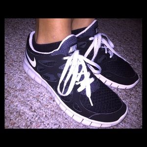 TODAY ONLY SALE! Great lightly used Nike free runs