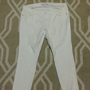 White skinny jeans