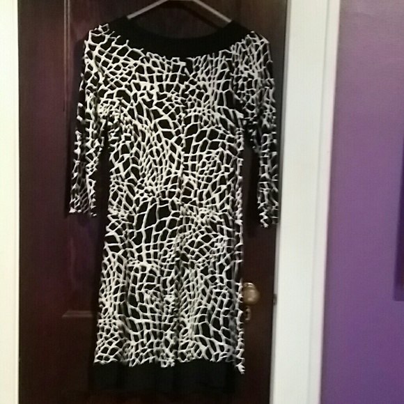 Dress - Picture 2 of 4