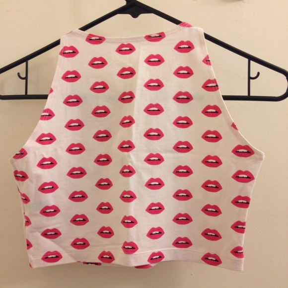 SOLD. AA crop top - Picture 2 of 3