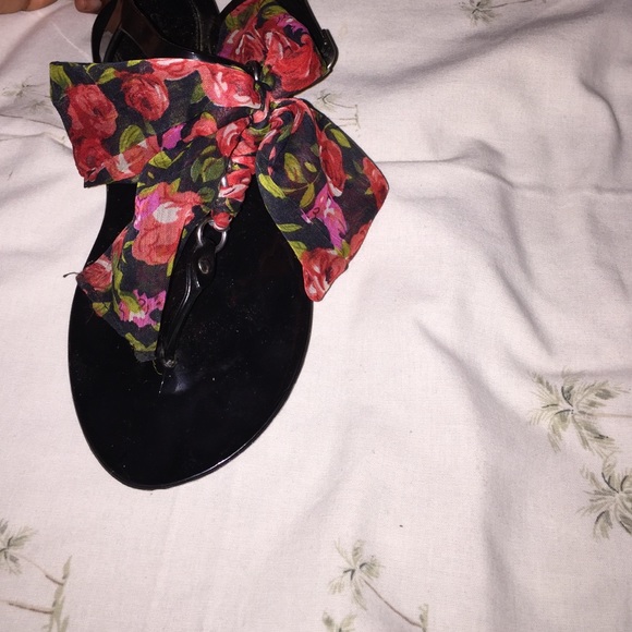 Black sandals - Picture 1 of 2