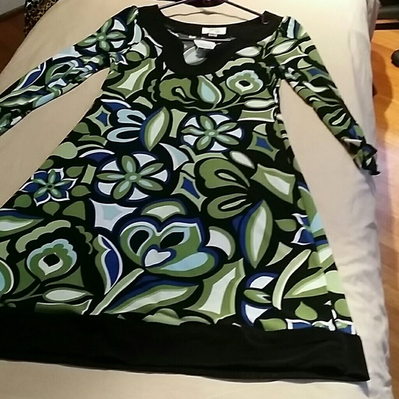Dress - Picture 3 of 3