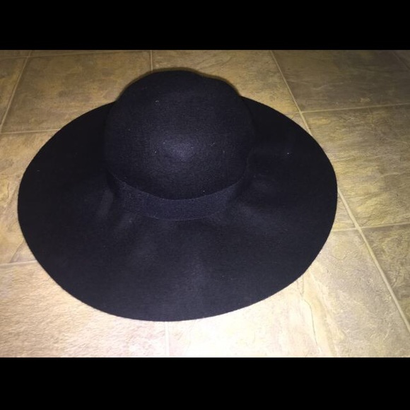 Wide brim fedora hat🚫no trades🚫