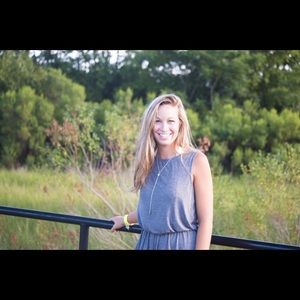 Meet your Posher, Lauren