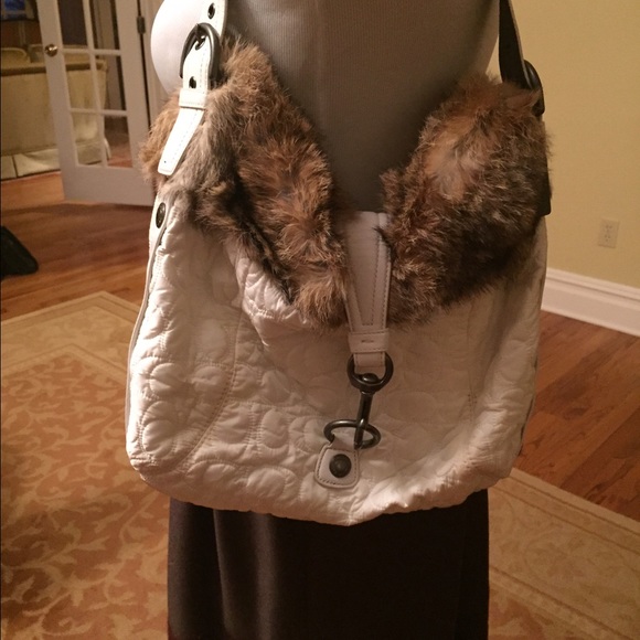 White Quilted Coach Bag with Brown Fur - Picture 3 of 4
