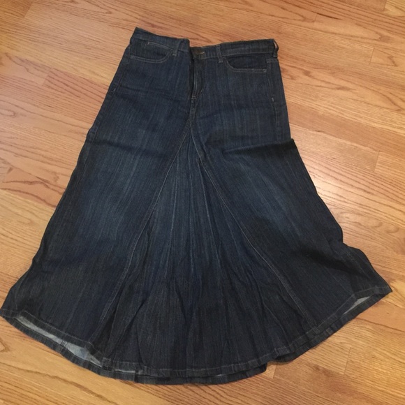 NYDJ Dresses & Skirts - RARE NYDJ Denim skirt size 8