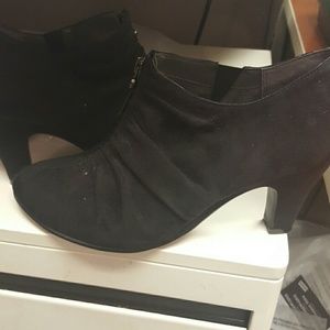 Aerosols Zipper Bootie