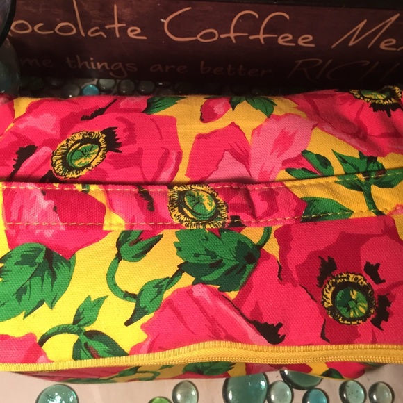 Adrienne Vittadini Cosmetic Bag - Picture 3 of 4