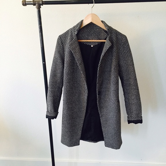 Quilted black and white long blazer
