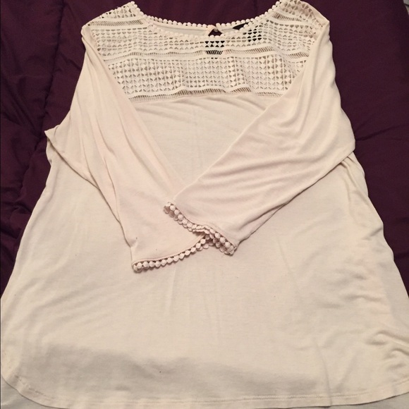 SUPER SWEET 🎀 H&M - Soft, cream colored blouse!