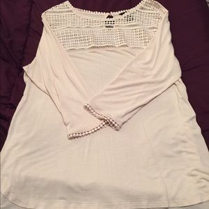 SUPER SWEET 🎀 H&M - Soft, cream colored blouse!