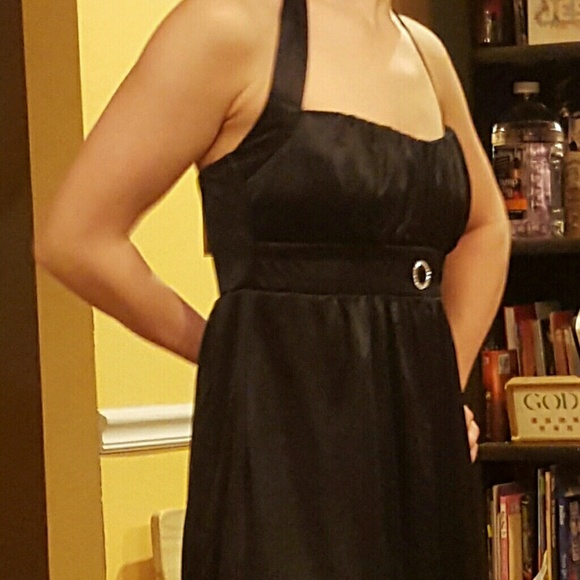 Dress - Picture 2 of 3