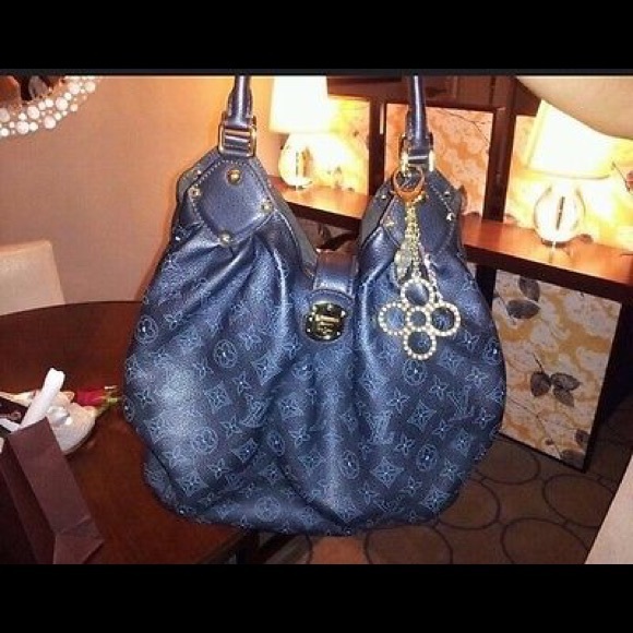 SOLD Louis Vuitton mahina L bag
