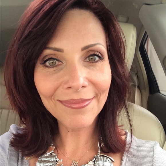 Welcome to the closet - Picture 4 of 4