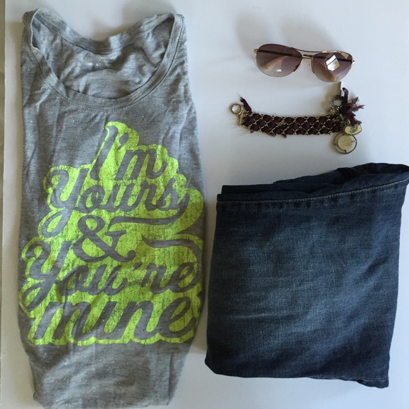 Will be donated in 1 week!! Maternity Capri jeans