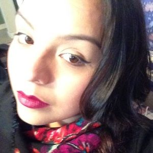 Meet your Posher, Yesenia