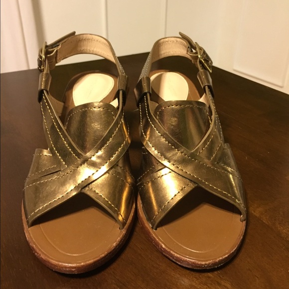 Pour la Victoire Golden Sandals!
