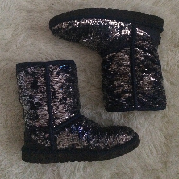 Sparkly Navy Blue UGGs - Picture 1 of 4