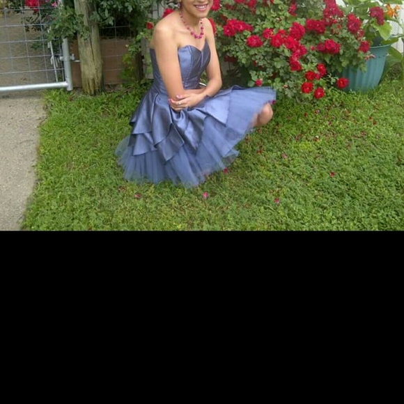 Short gray Homecoming/Prom Dress - Picture 3 of 4