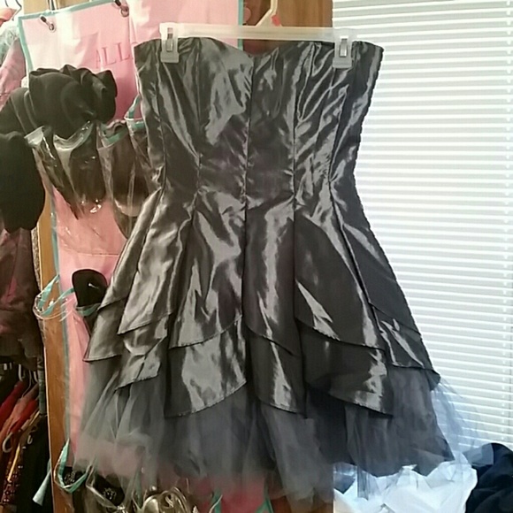 Short gray Homecoming/Prom Dress - Picture 4 of 4