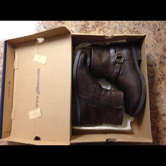 Bass & Co. Booties Dark Brown