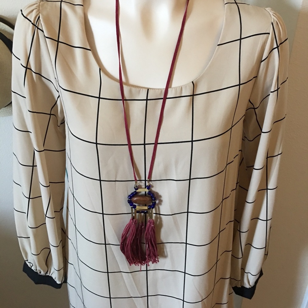 🌼Lila Clothing | Beige & Black shift dress - Picture 3 of 5